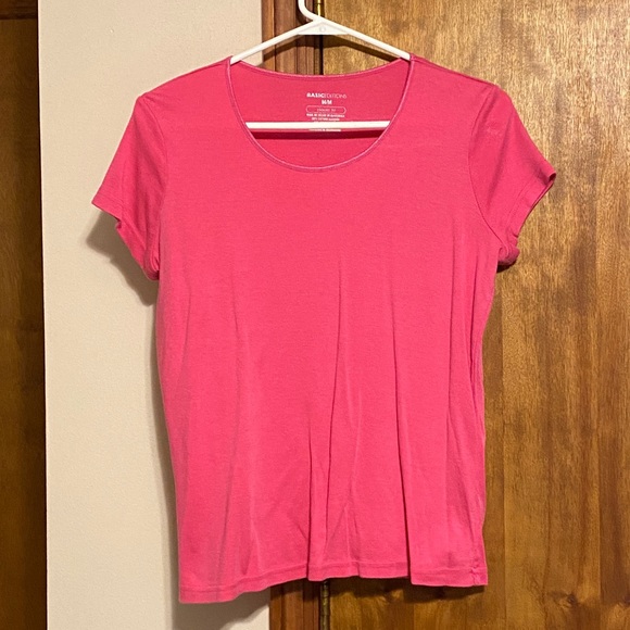Basic Editions Tops - Women’s Basic Edition Short Sleeve shirt Size Medium